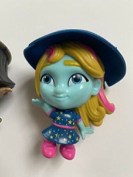 Netflix Super Monsters 4" PVC Action Figure Lot Cleo Kayta - Picture 3 of 4